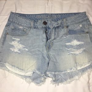 High waisted American Eagle ripped jean shorts